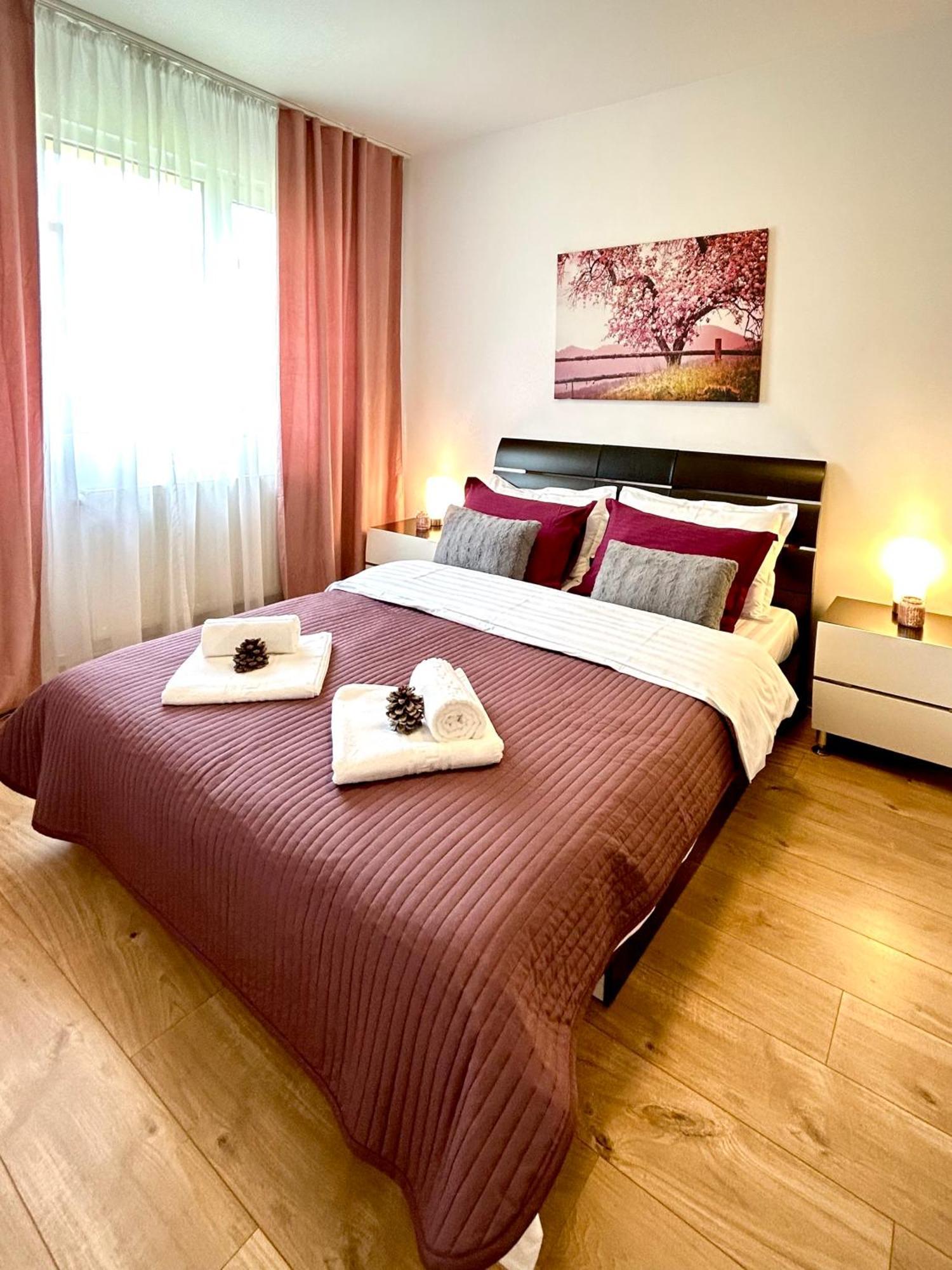 Chic Escape One - Free Parking Apartment Brașov Exterior foto
